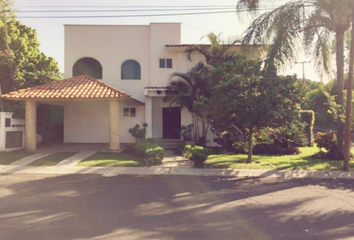 Casa en  Av Tulipanes, Fraccionamiento Lomas De Cocoyoc, Morelos, México