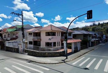 Casa en  Camilo Ponce Y Medardo Angel Silva, Cuenca, Azuay, Ecuador