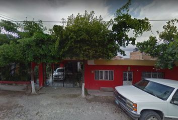 Casa en  Roberto Fierro, Lázaro Cárdenas, 63190 Tepic, Nayarit, México