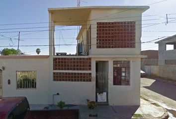 Casa en  Calle Isabel Múzquiz, Infonavit Fundadores, Nuevo Laredo, Tamaulipas, México