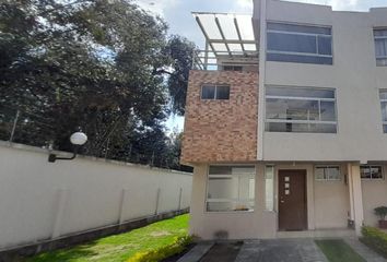 Casa en  Luis Felipe Borja & Charles Darwin, 170801 Quito, Pichincha, Ecuador