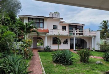 Casa en  Restaurante Los Moros, México 180, Costa Esmeralda, 93590 Casitas, Ver., México