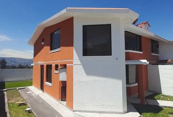 Casa en  Calle Antonio Tandazo - Ingreso Conjunto Colibri Ii, 171103 Sangolquí, Pichincha, Ecuador