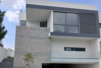 Casa en fraccionamiento en  Paseo Puerta Las Lomas, Zapopan, Jalisco, México