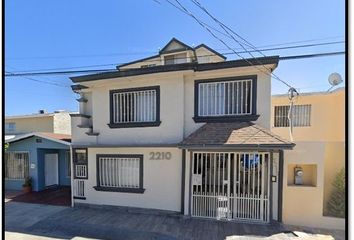 Casa en  De Los Literatos, Universidadotay, Tijuana, Baja California, México