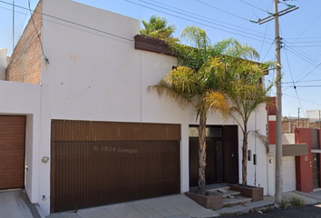 Casa en  Calle Paseo De Los Mil Diez, Lomas Del Sahuatoba, Victoria De Durango, Durango, México