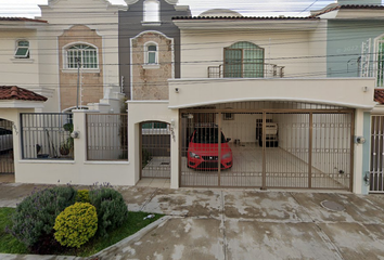 Casa en  C. Quebrada, Bosques De La Victoria, Guadalajara, Jalisco, México