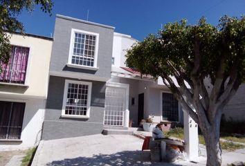 Casa en  Calle Nuestra Señora De París, Jardines De Santiago, Santiago De Querétaro, Querétaro, México