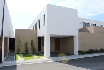 Casa en fraccionamiento en  Circuito Valle De La Luna, Paseo Da Vinci, Zibata, Condominio Ceiba, El Marqués, Querétaro, 76269, Mex