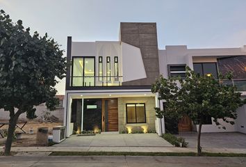 Casa en  La Cima De Zapopan, Avenida Juan Gil Preciado, La Cima, Zapopan, Jalisco, México