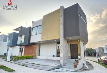 Casa en  Residencial Rancho Viejo, Prolongación Calzada De Guadalupe, San Luis Potosí, México