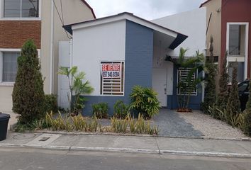 Casa en  Urbanización Villa Italia, Etapa Génova, Avenida León Febres Cordero Ribadeneyra, Guayaquil, Ecuador