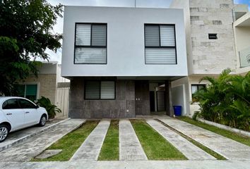 Casa en  El Cantil Residencial, Cerrada Los Caracoles, Playa Del Carmen, Quintana Roo, México