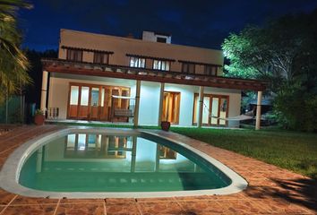 Casa en  Los Cedros De Mozoquila, Tepoztlán, Tepoztlán, Morelos, México