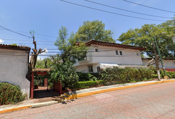 Casa en  Fray Gregorio Jiménez De La Cuenca Mz 012, San Antonio, Valle De Bravo, Estado De México, México