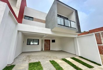 Casa en  Calle Libélula, Residencial Reserva De Las Ánimas, Xalapa, Veracruz De Ignacio De La Llave, 91195, Mex