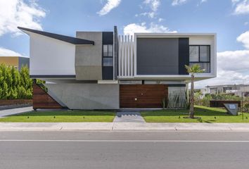 Casa en fraccionamiento en  Paseo De La Sacristía, El Campanario, Santiago De Querétaro, Querétaro, México