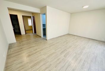 Departamento en  Av. 28 De Julio 425, Lima, Perú