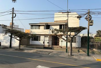 Casa en  Jirón Arturo Alcalde Mongrut, Lima, Perú