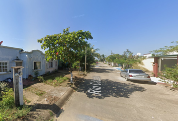 Casa en  Río Calzadas, Santa Fe, Fraccionamiento Ciudad Olmeca, Veracruz, México