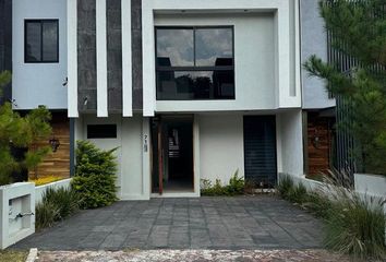 Casa en fraccionamiento en  El Olivar Altozano, Jesús Del Monte, Michoacán, México