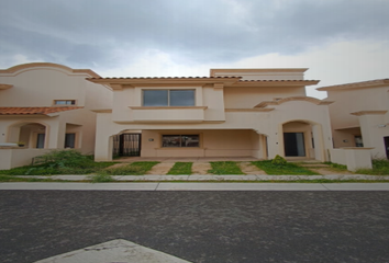 Casa en  Villa California, Tlajomulco De Zúñiga