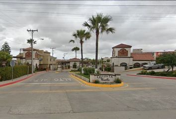 Casa en condominio en  Urbi Quinta Versalles, Urbiquinta, La Joya, Tijuana, Baja California, México