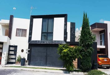 Casa en  Fraccionamiento Gran Hacienda, Villas Del Bajio I, Celaya, Guanajuato, México