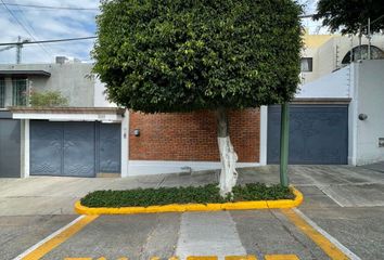 Casa en  Calle Mar De Bering 2102, Country Club, Guadalajara, Jalisco, México