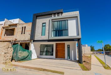 Casa en condominio en  Savia Central, Circuito Valle San Isidro, Villas De Zapopan, Zapopan, Jalisco, México