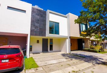 Casa en condominio en  Punto Sur Este Residencial, Avenida Magallanes, Santa Anita, Jalisco, México