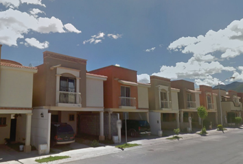 Casa en  Calle Charro, Residencial Hacienda El Cortijo, Saltillo, Coahuila De Zaragoza, México