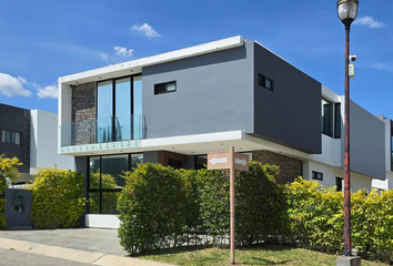 Casa en fraccionamiento en  Casa Fuerte, Santa Anita, Jalisco, México