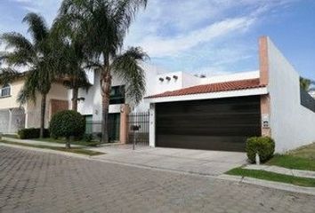 Casa en fraccionamiento en  Bosques De Angelópolis, Acacias Central, Reserva Territorial Atlixcáyotl, Bosque De Angelopolis, Puebla De Zaragoza, Puebla, México