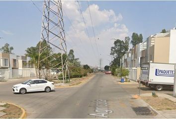 Casa en condominio en  Avenida Agrícola, Parques Del Bosque, San Pedro Tlaquepaque, Jalisco, México