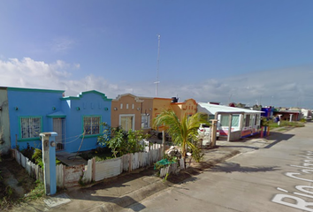 Casa en  Río Calzadas, Santa Fe, Fraccionamiento Ciudad Olmeca, Veracruz, México