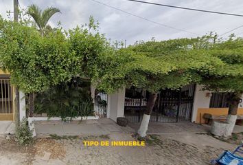 Casa en  Roberto Fierro 13, Lázaro Cárdenas, Tepic, Nayarit, México