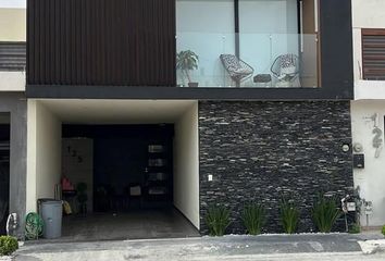 Casa en  Cerradas De Santa Rosa, Sin Nombre De Colonia 7, Ciudad Apodaca, Nuevo León, México