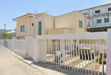 Casa en  Melchor Ocampo, Díaz Ordaz, 48310 Puerto Vallarta, Jal., México