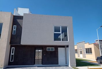 Casa en fraccionamiento en  Cygnus Metepec, Camino A Ocotitlán, Fabela, San Jorge Pueblo Nuevo, Estado De México, México