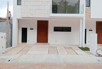 Casa en  Residencial Arbolada, Avenida Huayacán, Cancún, Quintana Roo, México