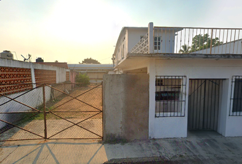 Casa en  Serapio Rendón, Cuauhtemoc, 96880 Minatitlán, Ver., México