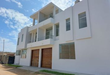 Casa de playa en  Huanchaquito, Huanchaco, Perú