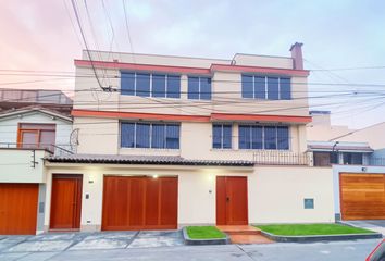 Departamento en  Alameda Del Rocio, Surco, Perú