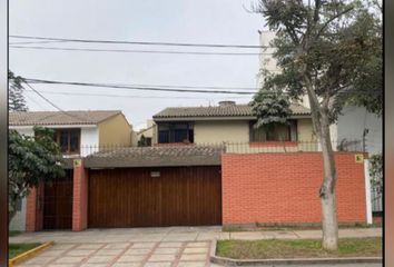 Casa en  Av. Monterrico Chico 611, Surco, Perú