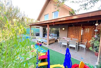 Casa en  Barrio Privado La Sierra De Chicureo, Chicureo, Colina, Chile