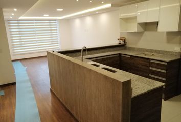 Suite en  Riocentro Shopping Quito, Avenida 6 De Diciembre, Quito, Ecuador