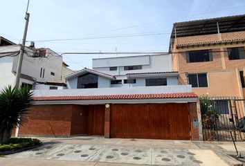 Casa en  Joaquin Turina 207, Lima, Perú