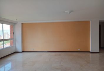 Apartment for rent in Los Balsos, Medellín