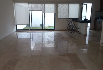 Casa en fraccionamiento en  Lomalta Tres Marías, Morelia, Michoacán, México